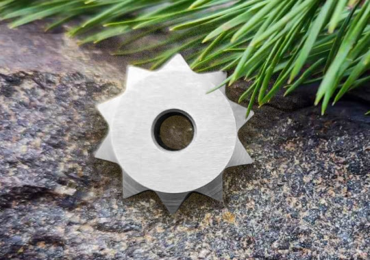 Carbide sprocket for bush hammering