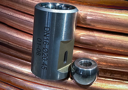 Set of carbide tools for the production of thin-walled welded pipes